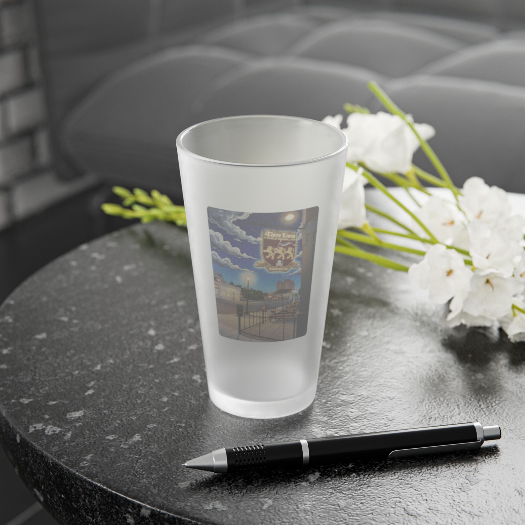 THREE LIONS PUB | Frosted Pint Glass 16oz