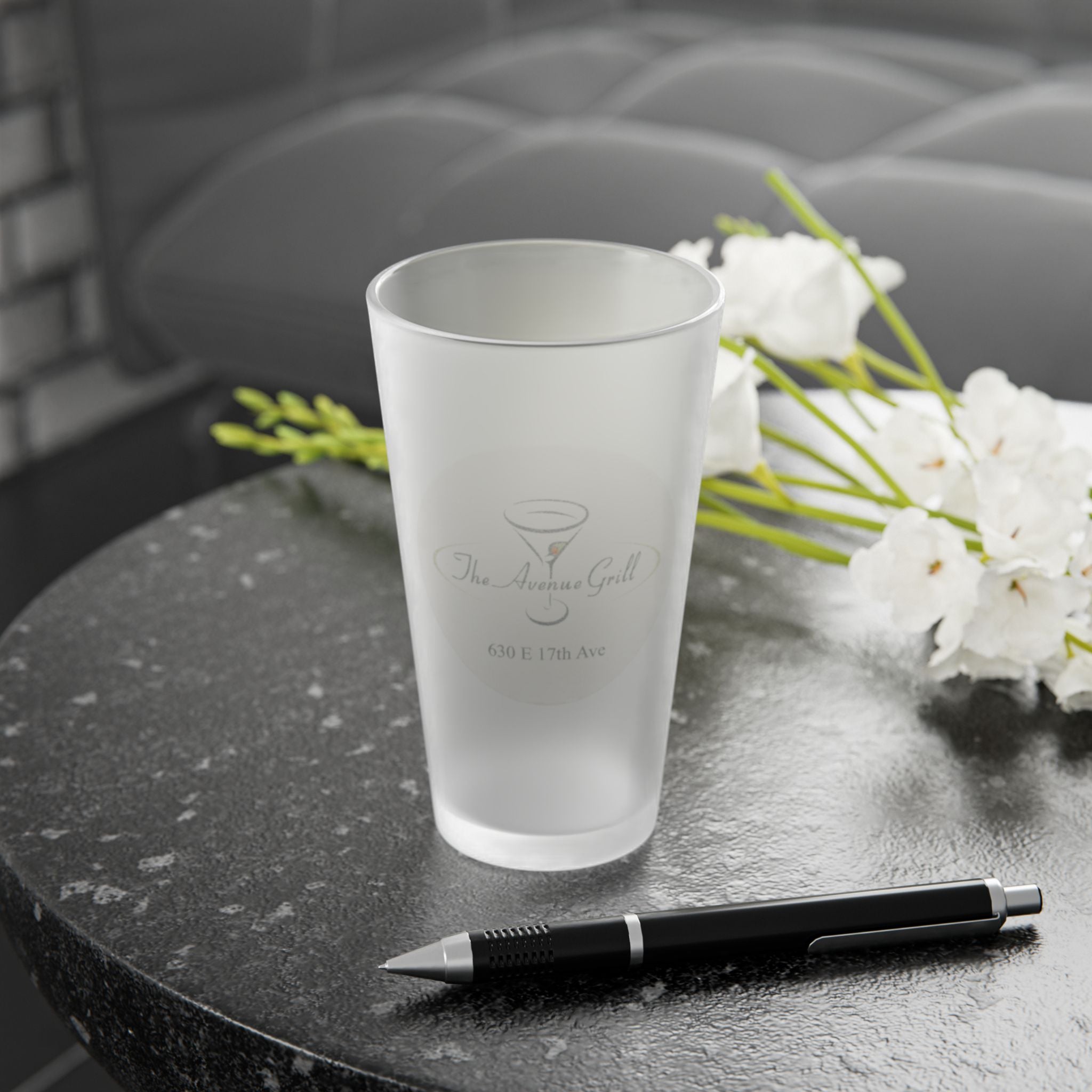 THE AVENUE GRILL | Frosted Pint Glass 16oz