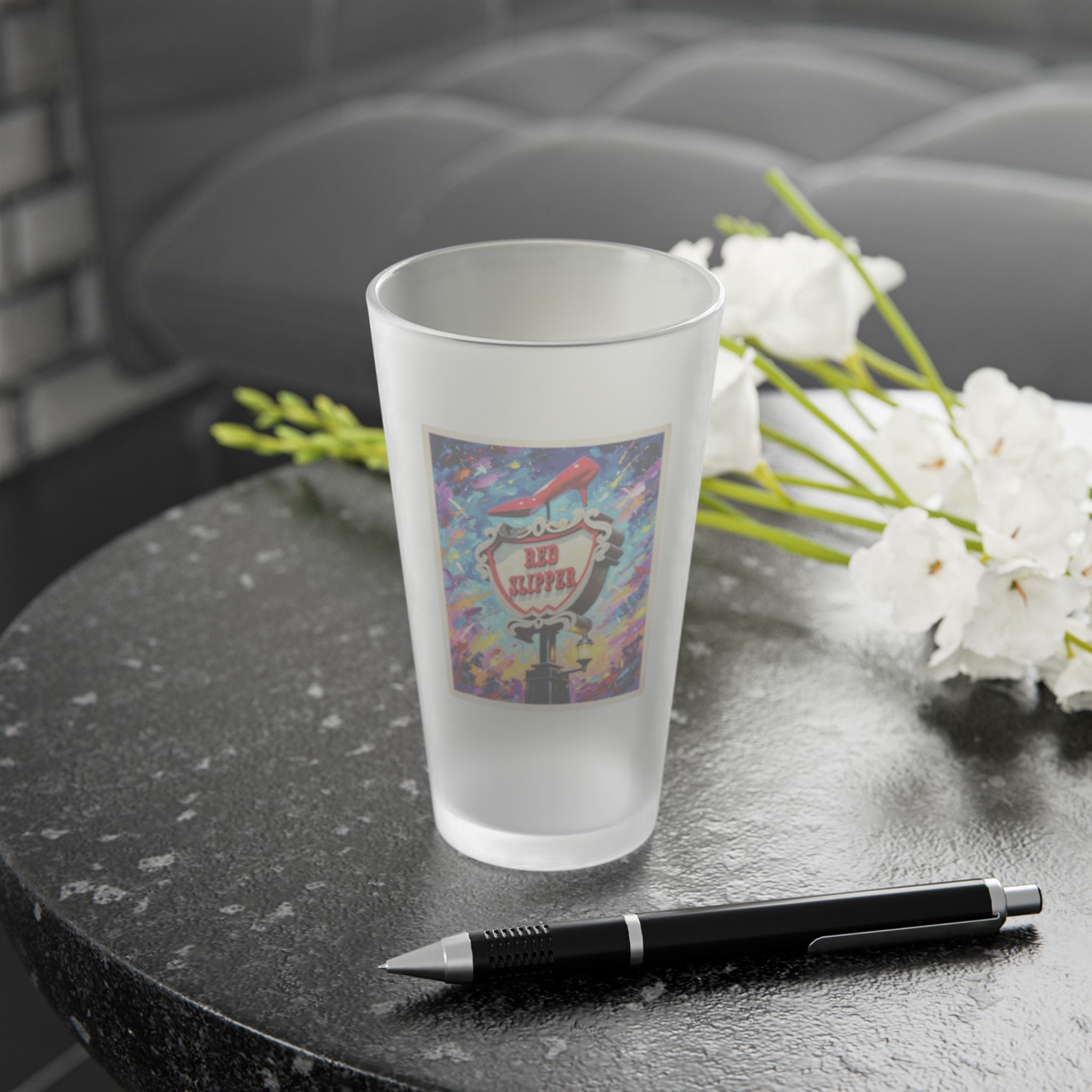THE RED SLIPPER | Frosted Pint Glass 16oz